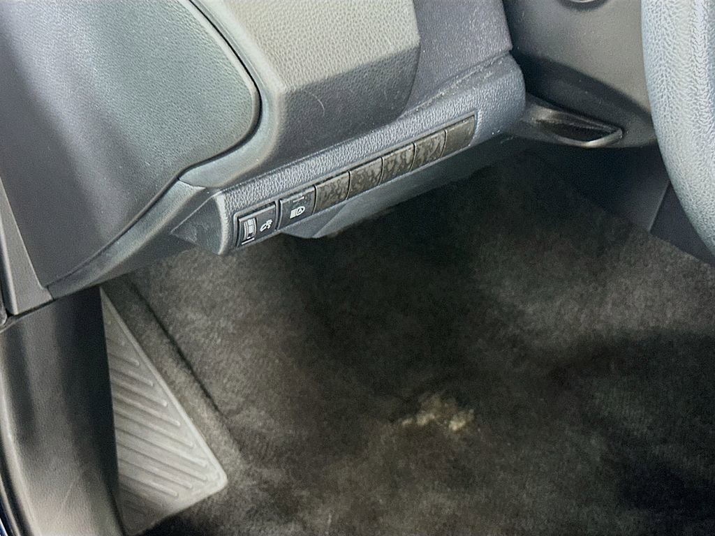 Used 2023 Toyota Corolla LE image 10