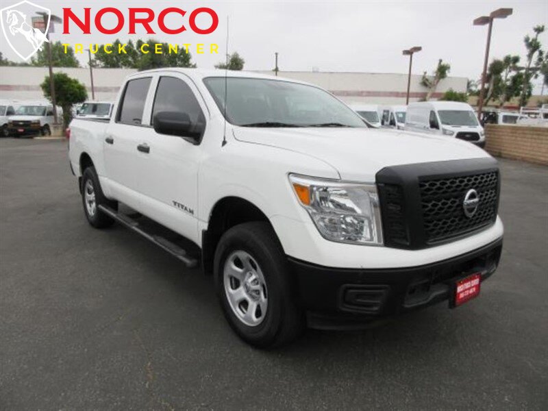 Used 2017 Nissan Titan S RWD image 3