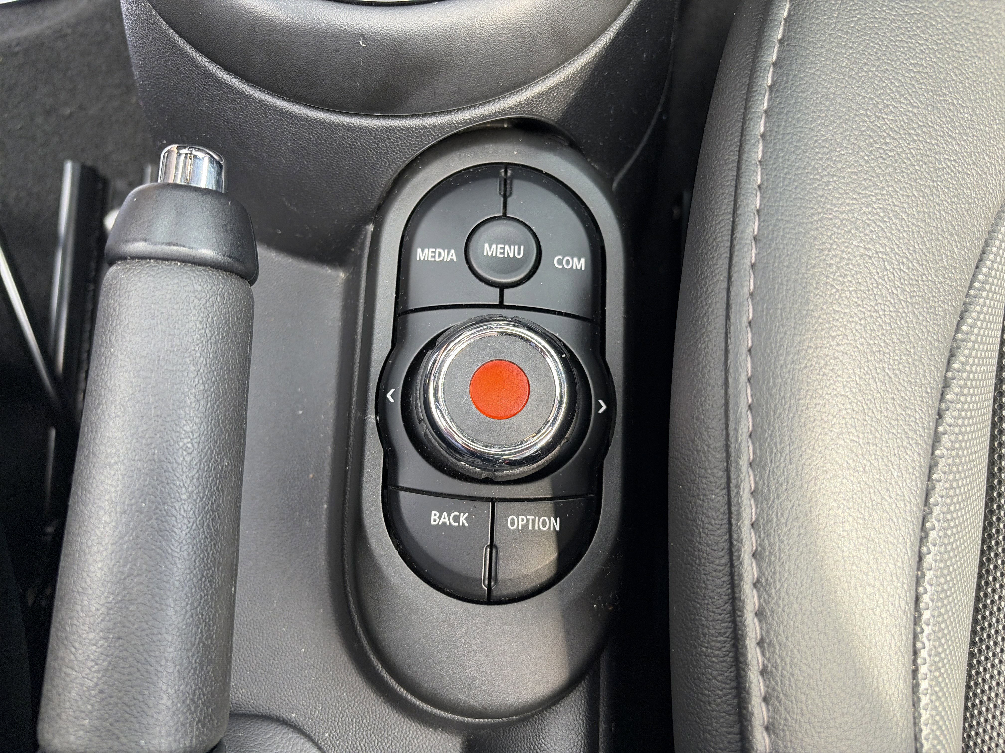 Used 2022 MINI Cooper 2-Door Hardtop image 35