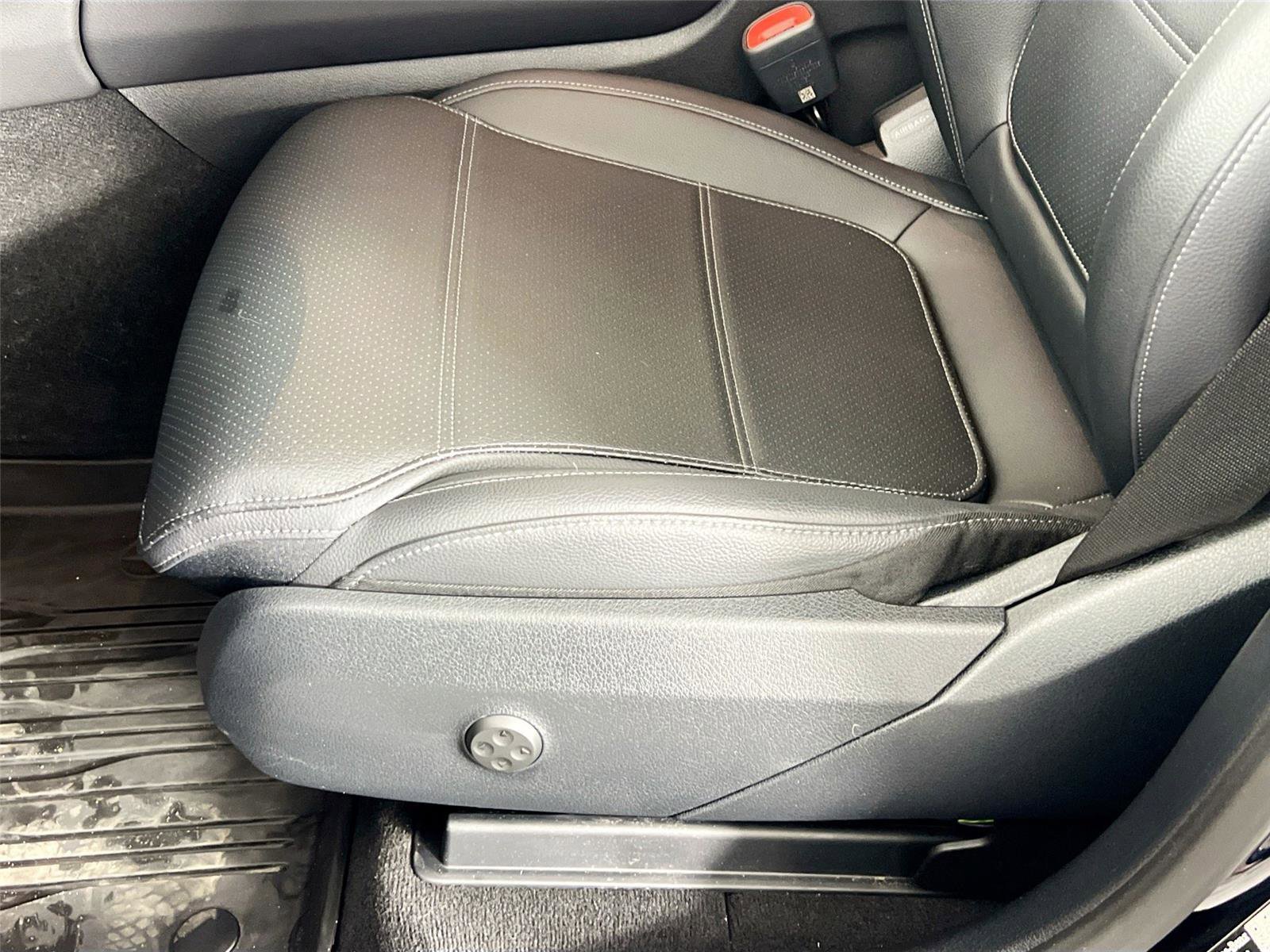 Certified 2026 Mercedes-Benz GLC 300 4MATIC image 19