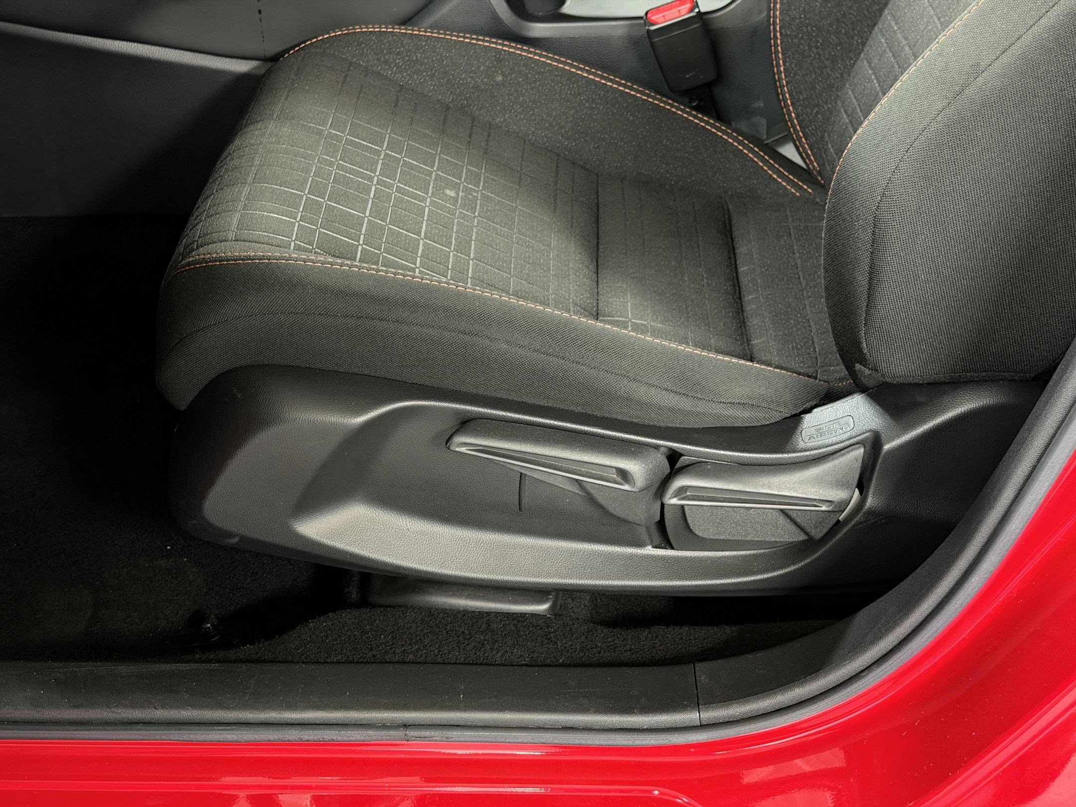 Certified 2025 Honda HR-V Sport image 15