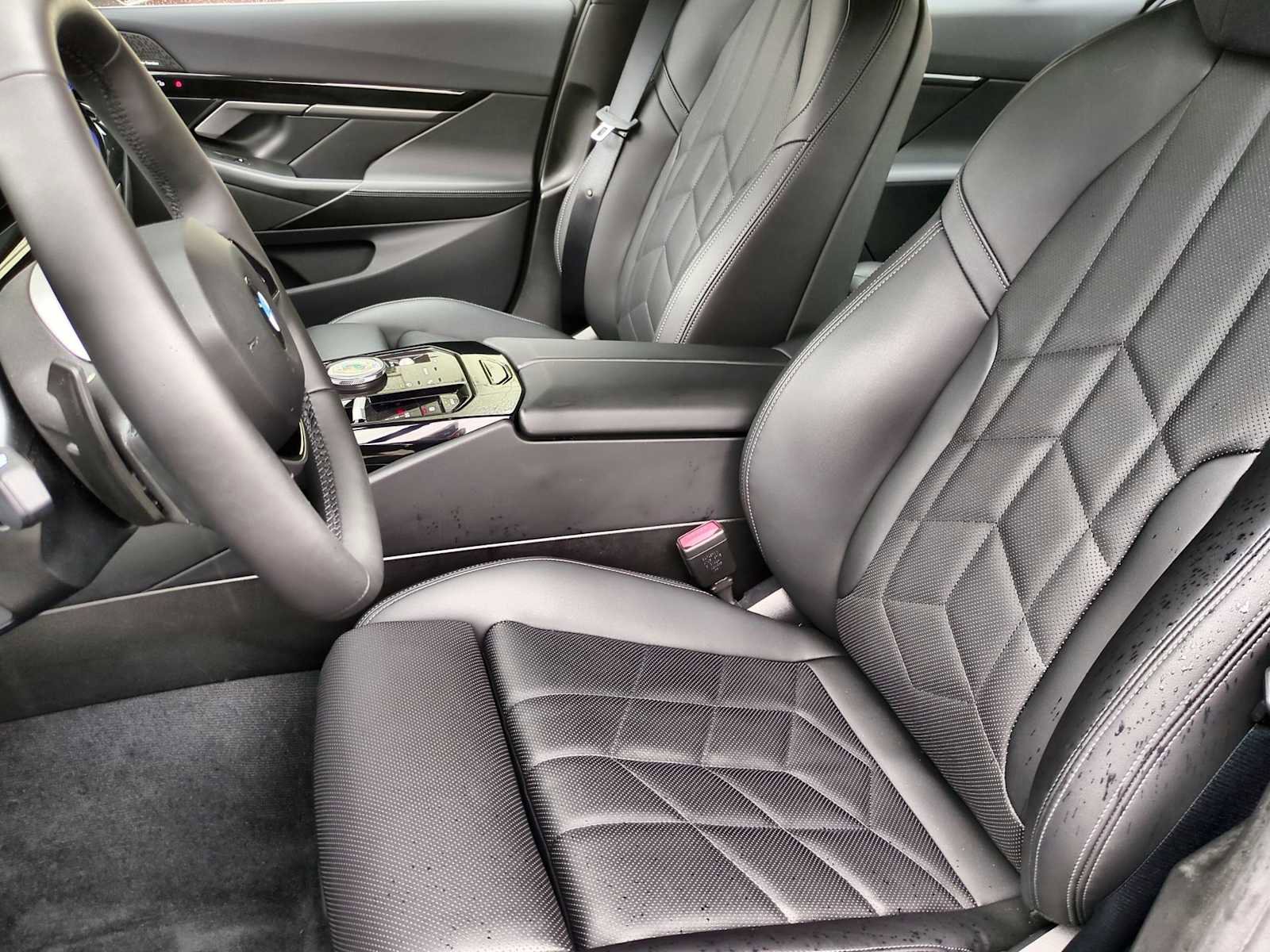 Certified 2025 BMW 530i xDrive w/ Premium Package image 17