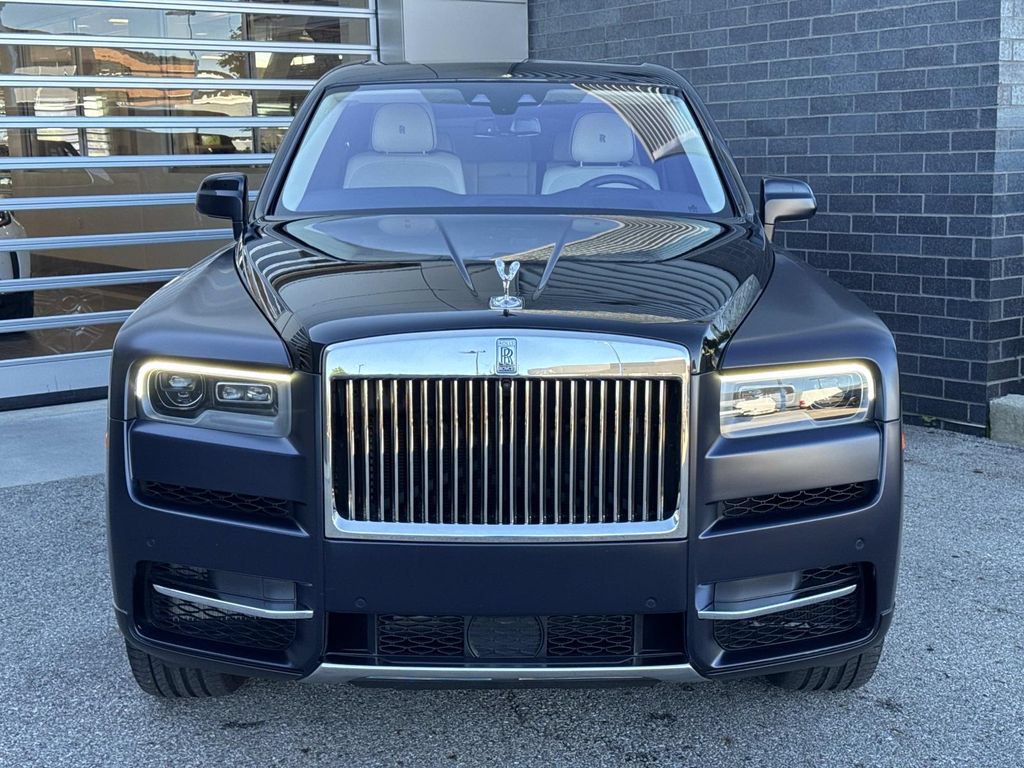 Used 2021 Rolls-Royce Cullinan AWD/4WD image 2