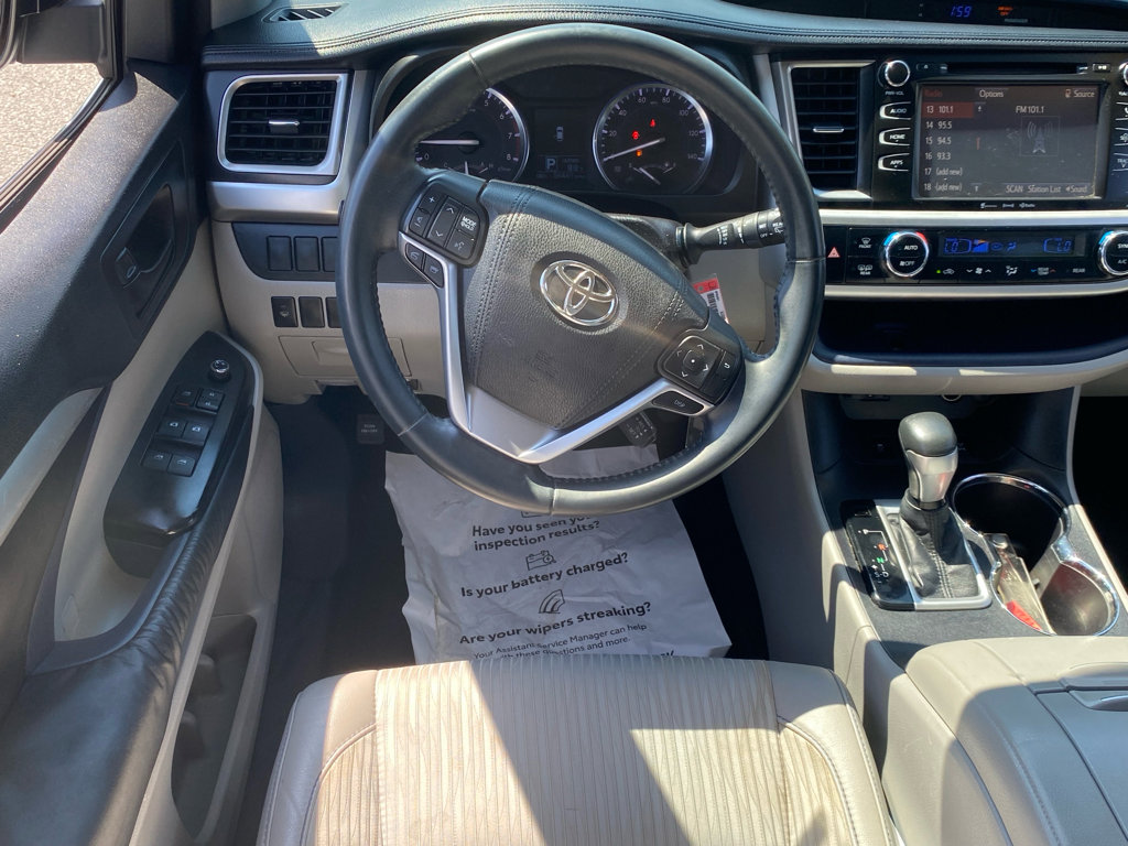 Used 2016 Toyota Highlander Plus image 8