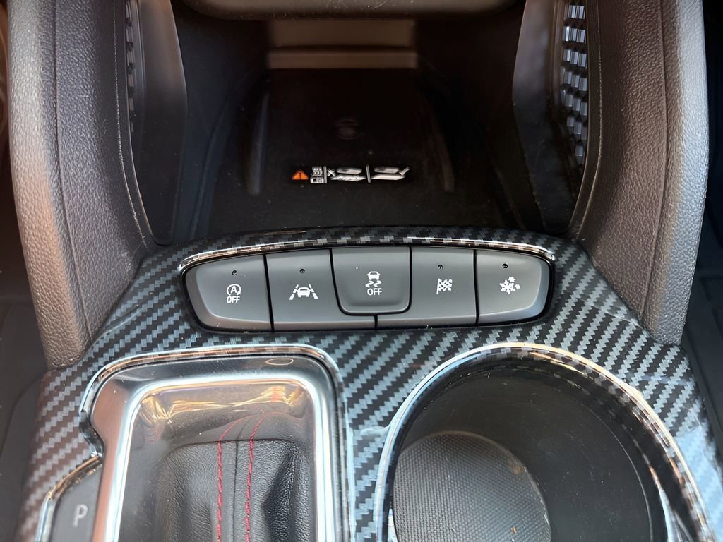 Used 2023 Chevrolet TrailBlazer RS w/ Sun and Liftgate Package FWD image 16