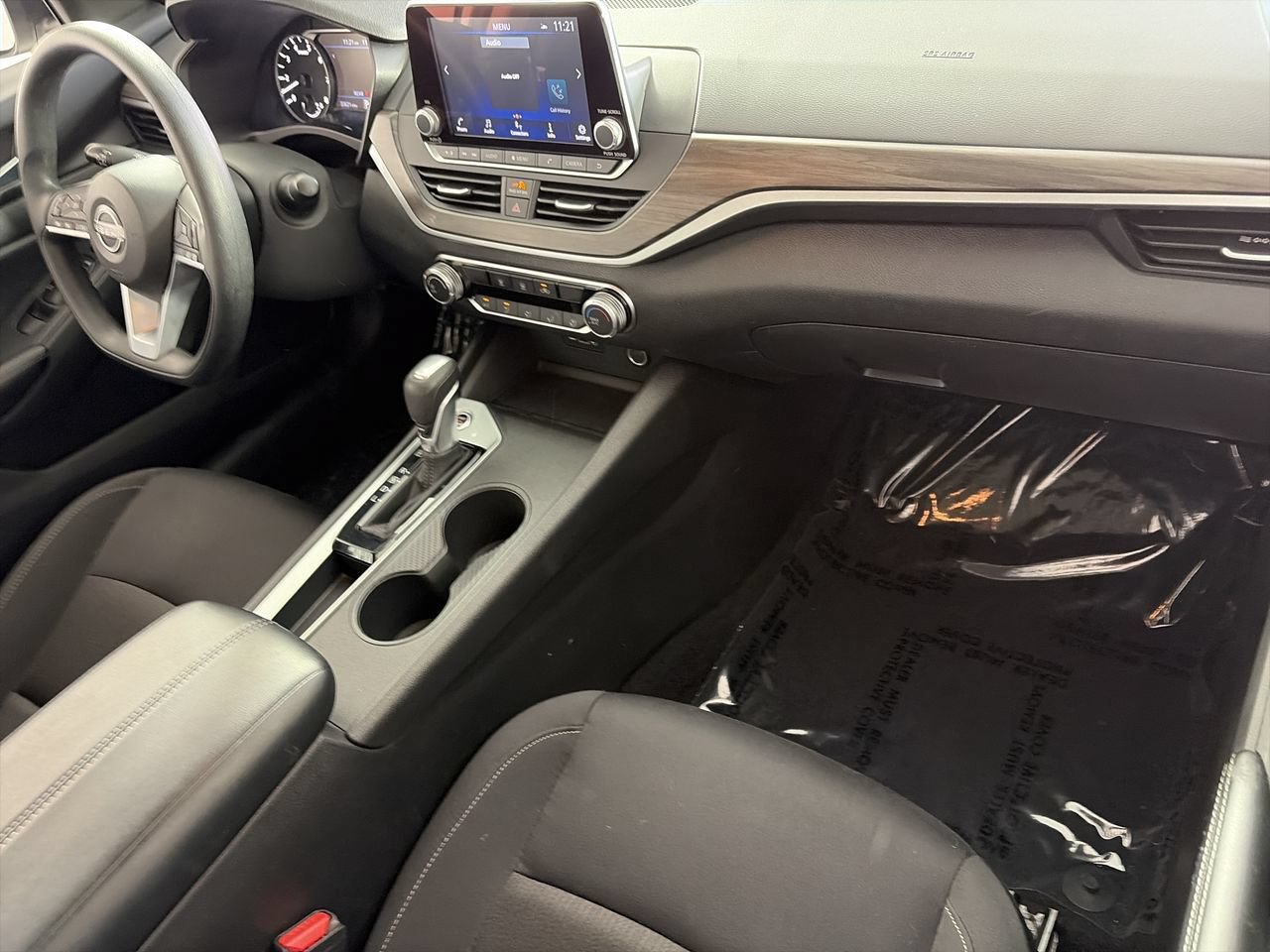 Used 2025 Nissan Altima 2.5 SV FWD image 25