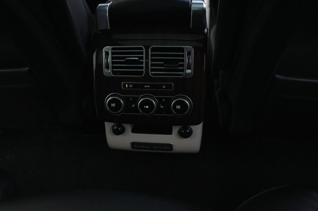 Used 2015 Land Rover Range Rover Supercharged AWD/4WD image 23