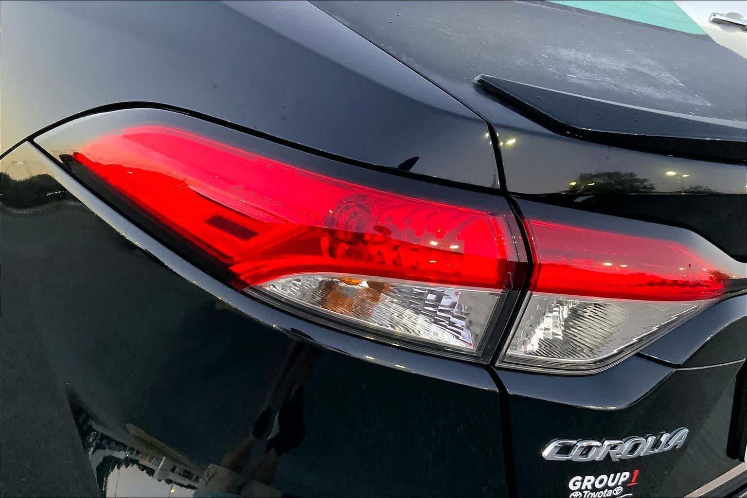 Used 2025 Toyota Corolla SE FWD image 25