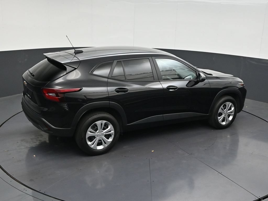 Used 2024 Chevrolet Trax LS FWD image 19