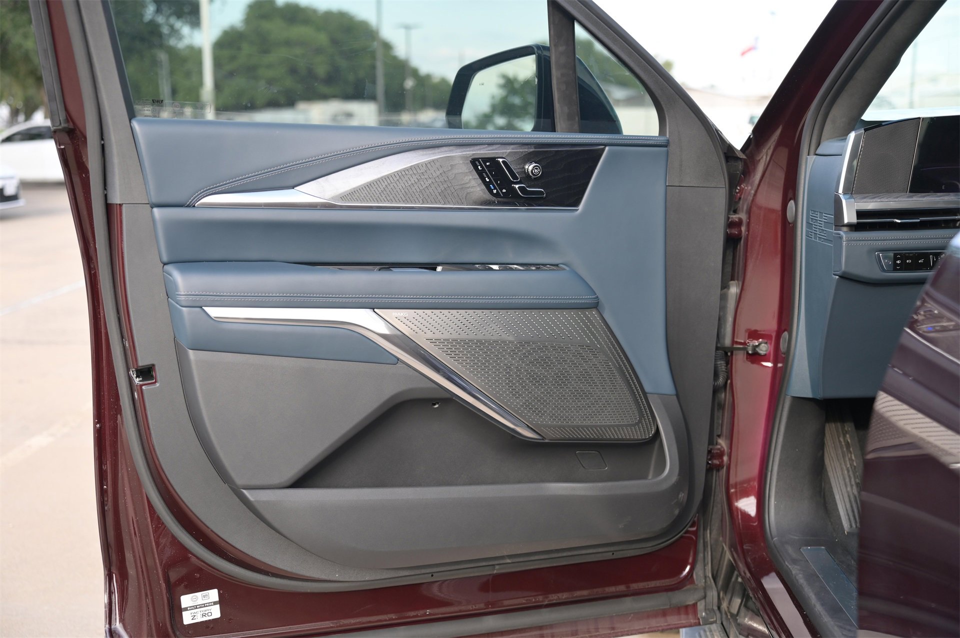 New 2025 Cadillac Escalade IQ Luxury 2 image 16