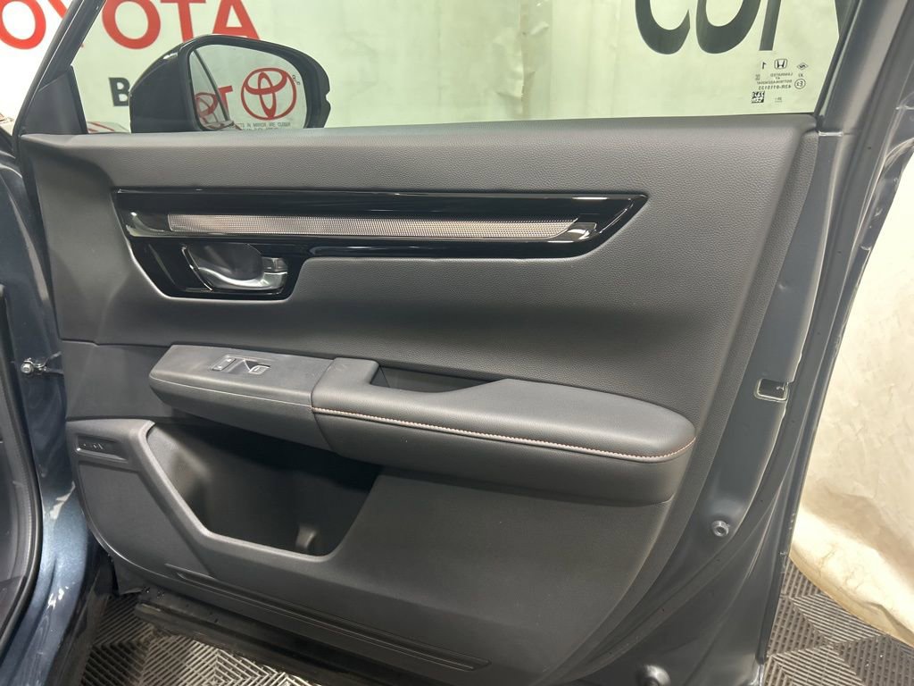 Used 2026 Honda CR-V Sport Touring image 11