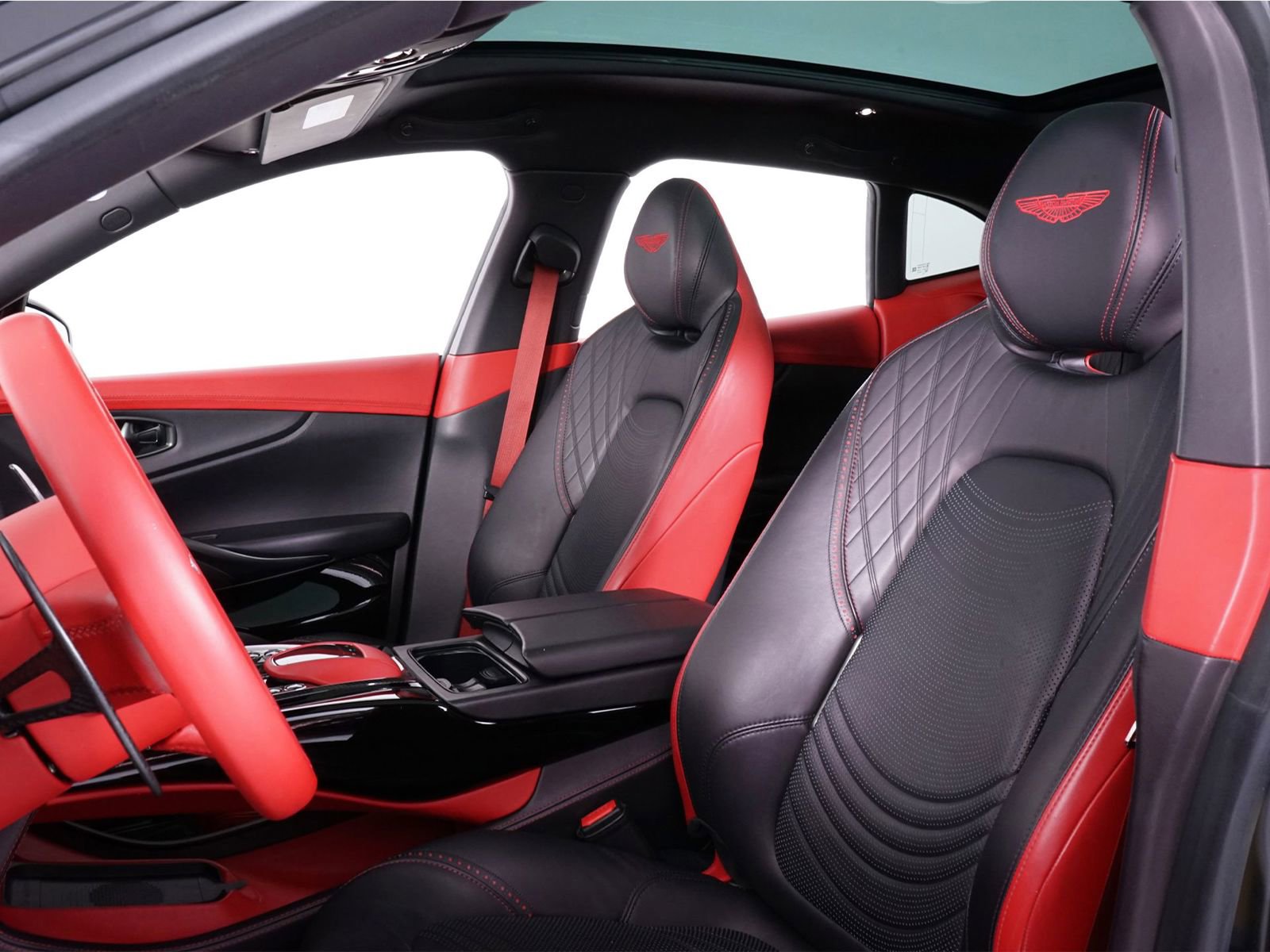 Used 2023 Aston Martin DBX 707 image 25