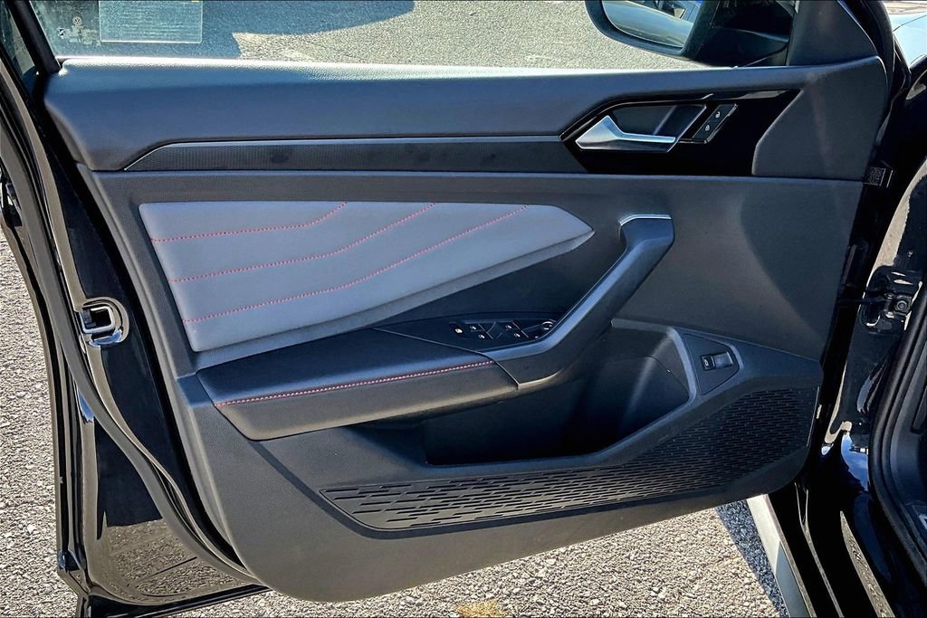 Used 2025 Volkswagen Jetta GLI Autobahn image 24