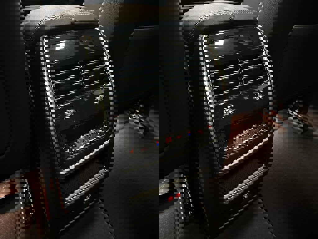 Used 2026 BMW X5 xDrive50e image 46