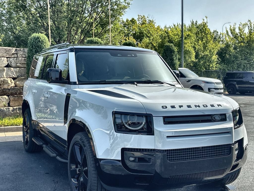 New 2026 Land Rover Defender 130 X-Dynamic SE AWD/4WD image 7