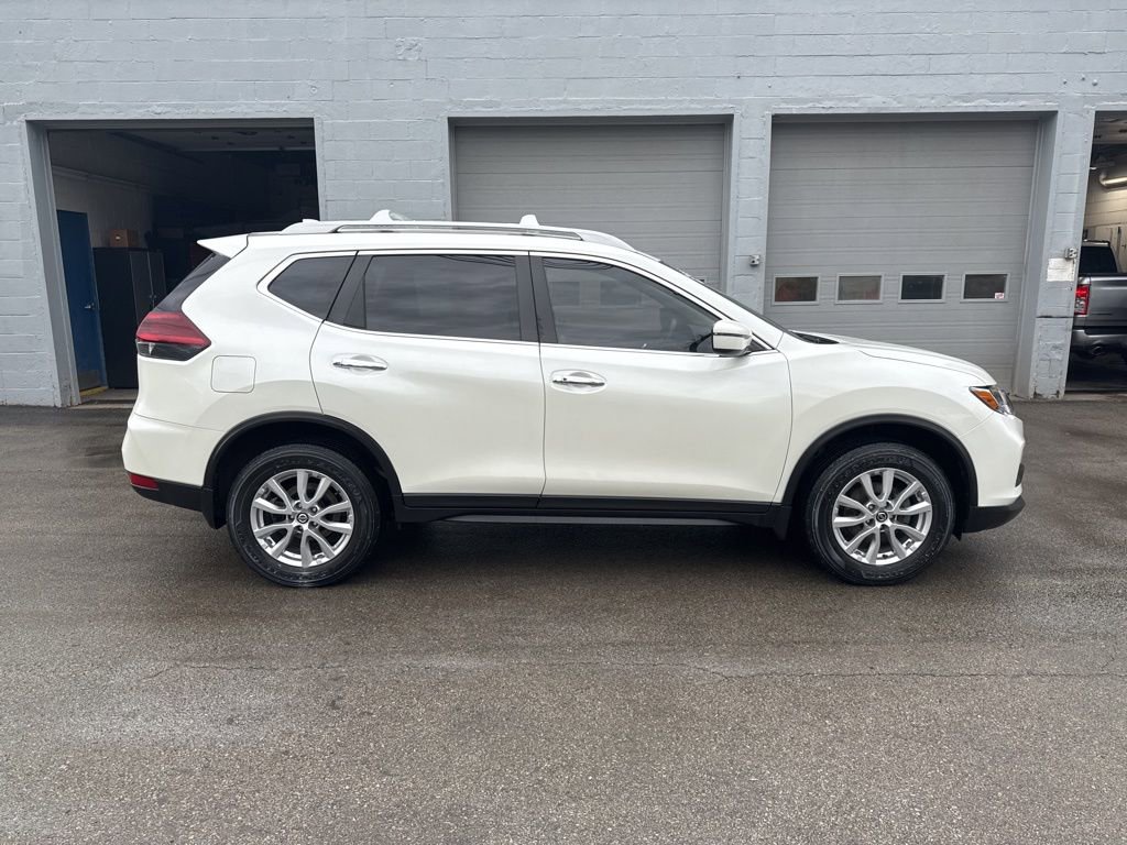 Used 2020 Nissan Rogue SV AWD/4WD image 2
