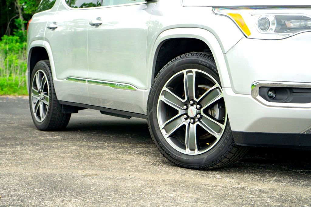 Used 2019 GMC Acadia Denali w/ Technology Package AWD/4WD image 3