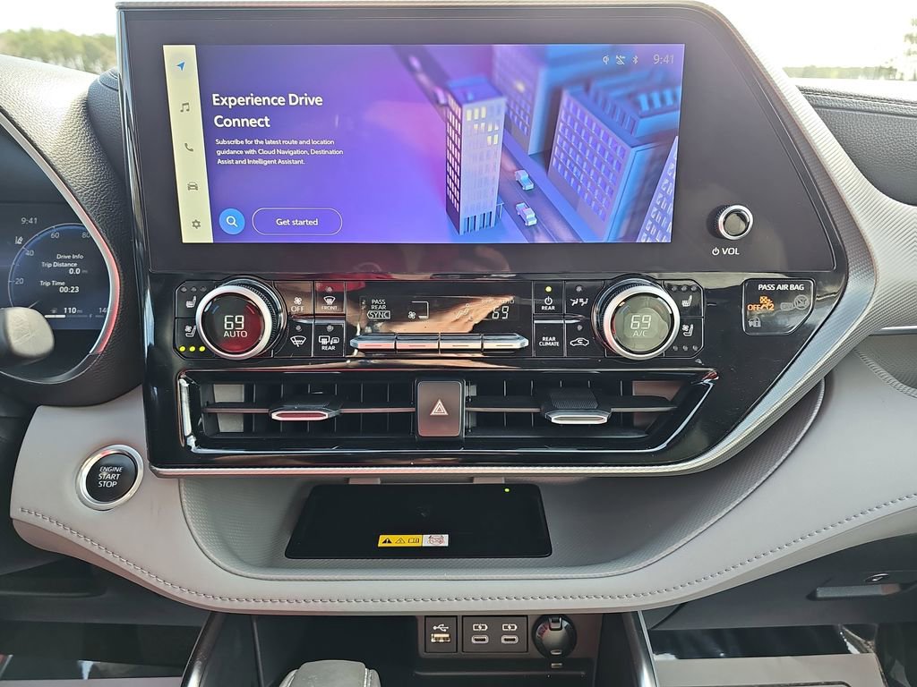 Used 2024 Toyota Highlander Platinum image 29