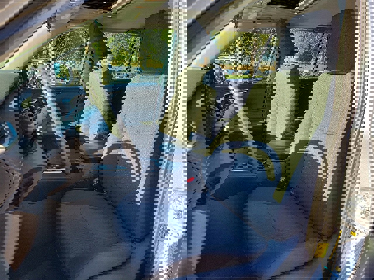 Used 2020 Toyota RAV4 XLE image 17