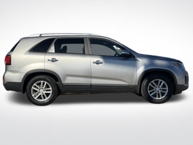 Used 2015 Kia Sorento LX image 17