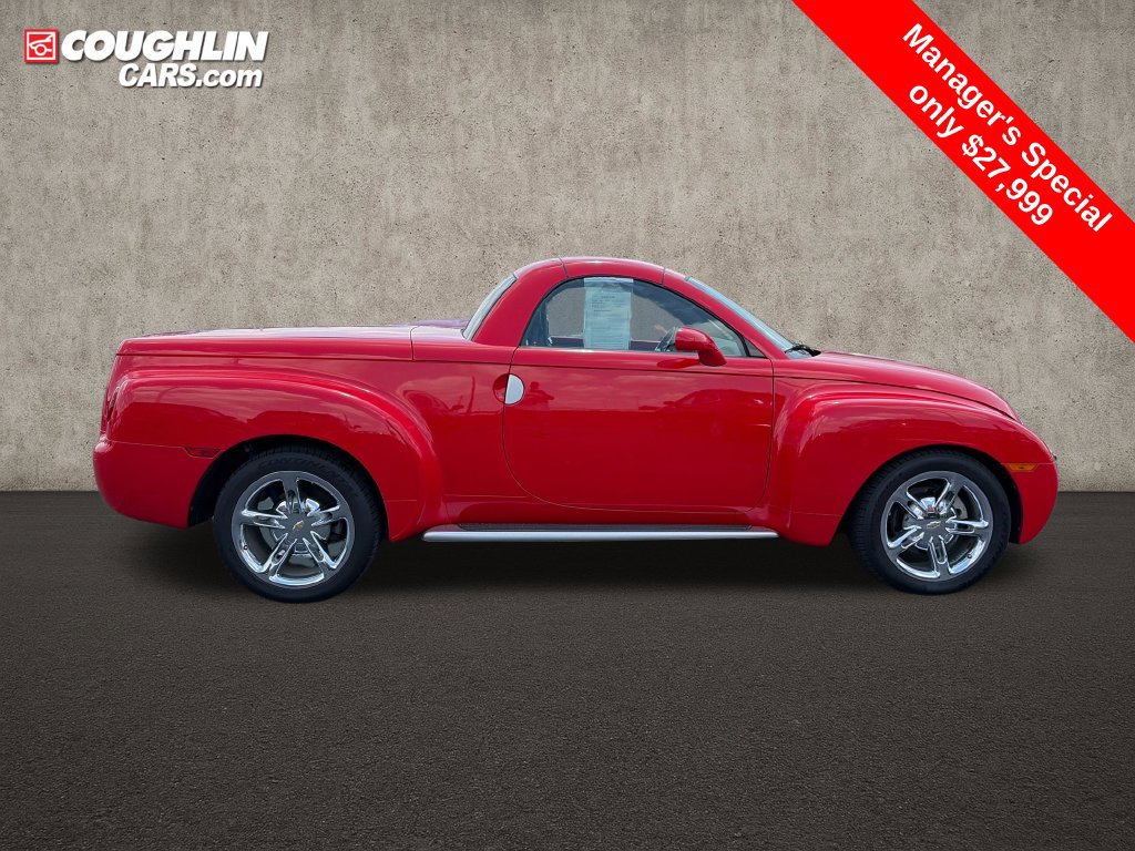Used 2004 Chevrolet SSR w/ Preferred Equipment Group RWD image 9