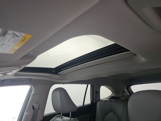 Used 2022 Toyota Highlander XLE image 28