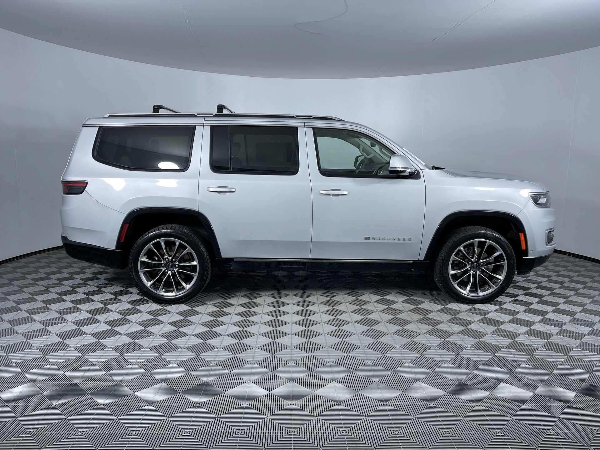 Used 2022 Jeep Wagoneer Series III w/ Premium Group I AWD/4WD image 10