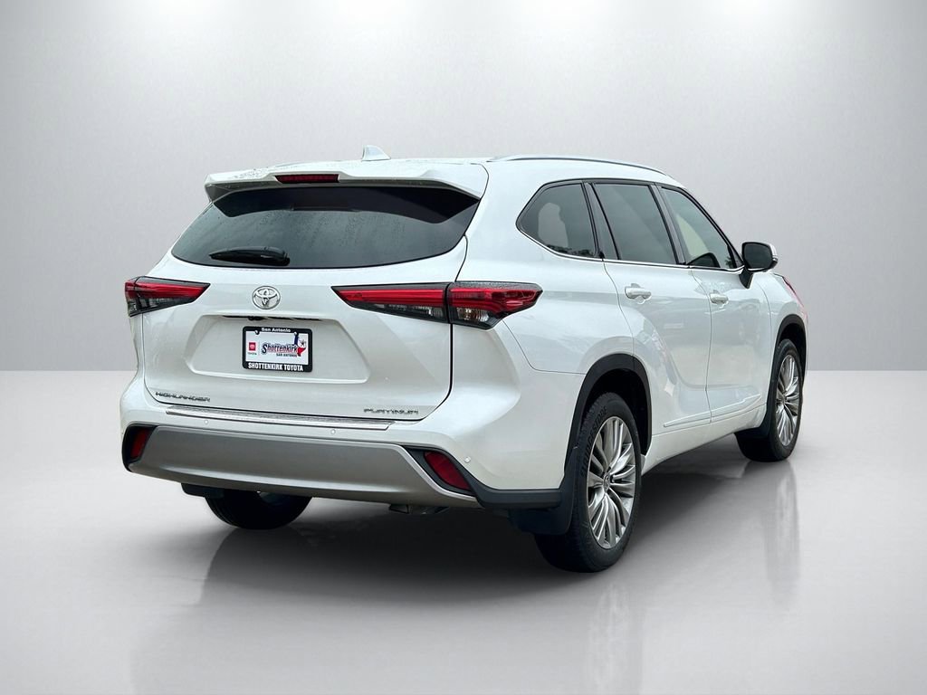 Used 2023 Toyota Highlander Platinum image 5