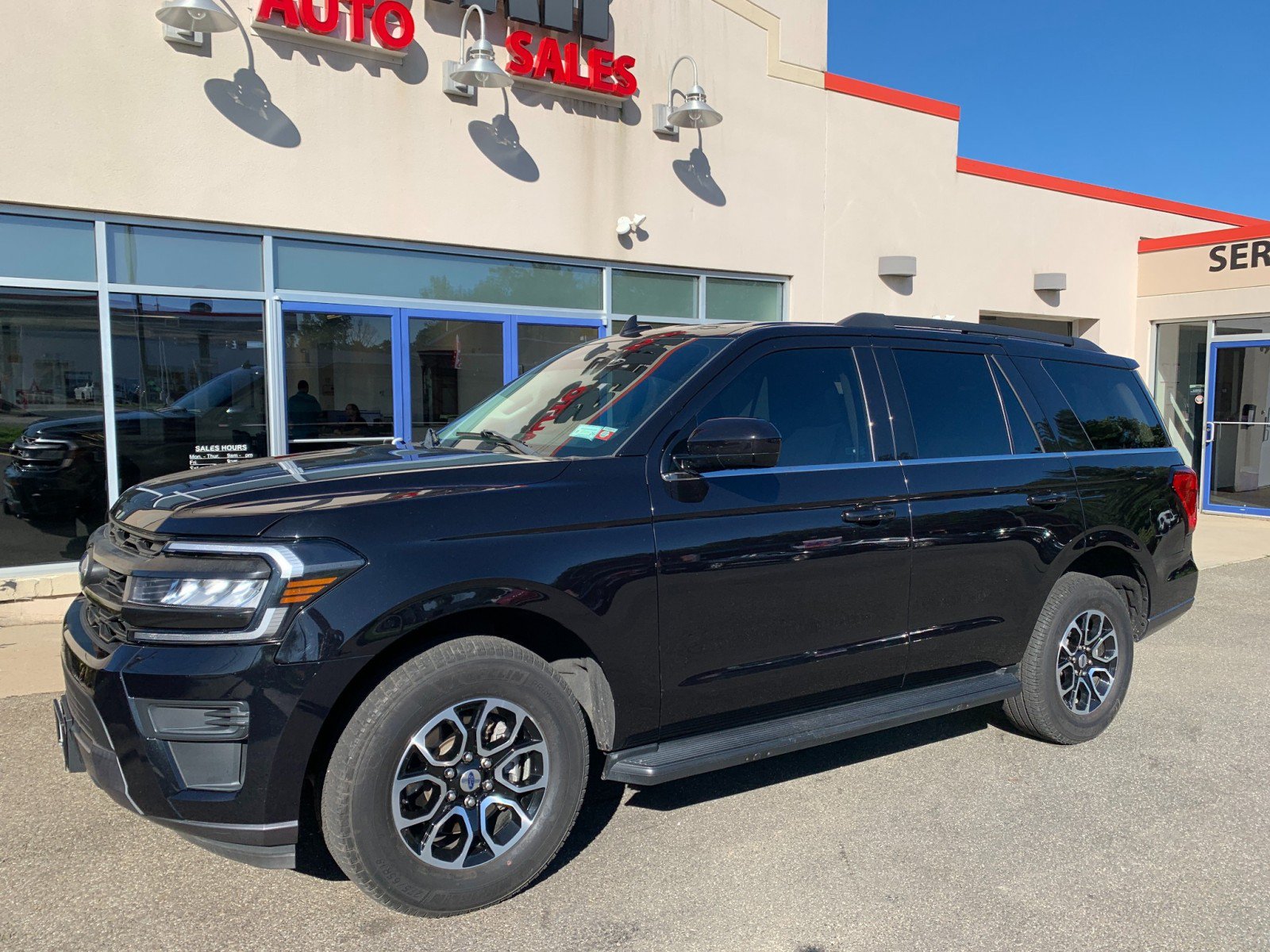 Used 2023 Ford Expedition XLT