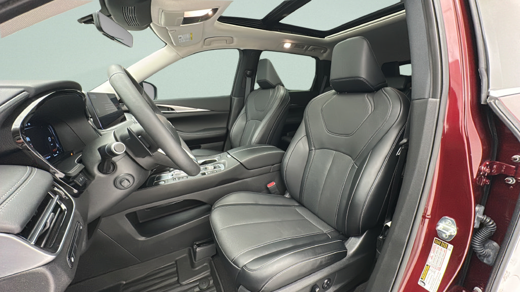 Used 2024 INFINITI QX60 Luxe w/ Cargo Package AWD/4WD image 16
