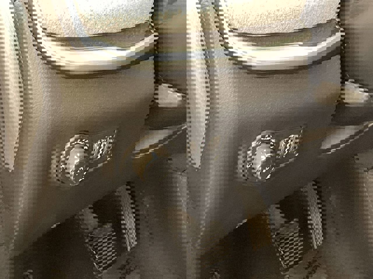 Used 2024 Jeep Compass Latitude image 12