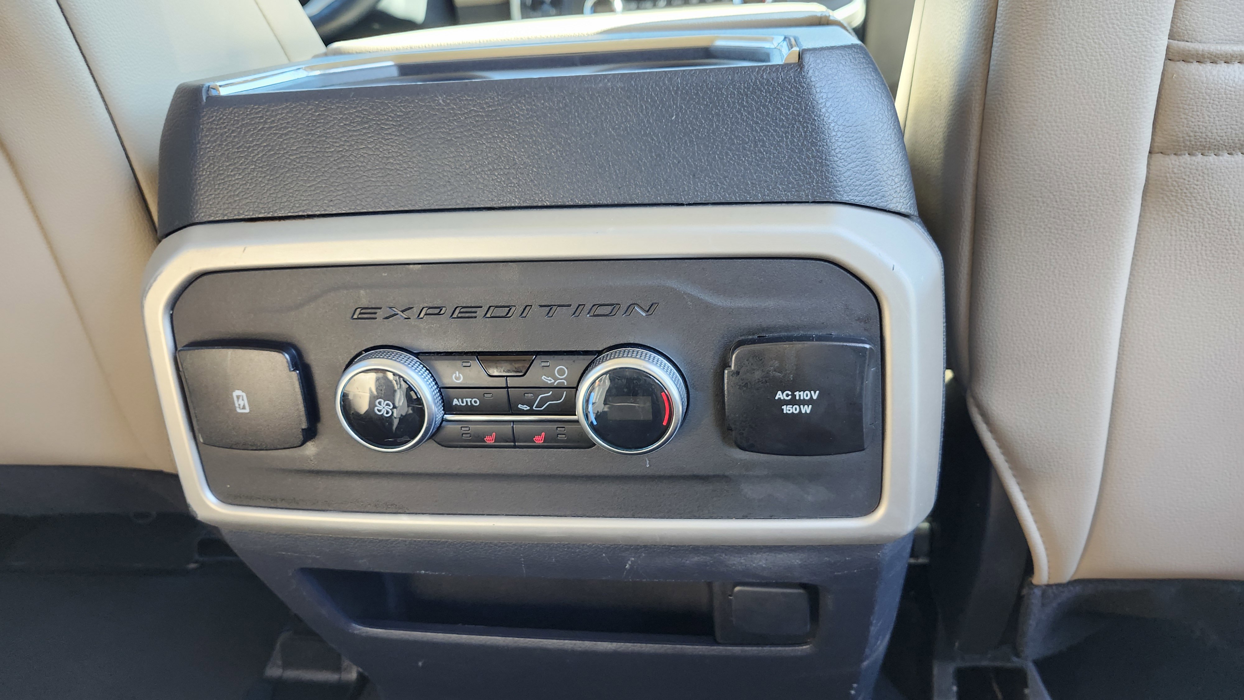 Used 2023 Ford Expedition Limited image 14