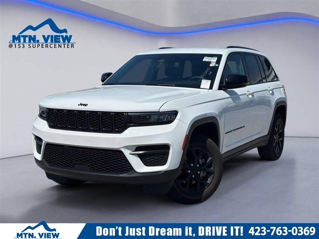 Used 2024 Jeep Grand Cherokee Altitude RWD image 1