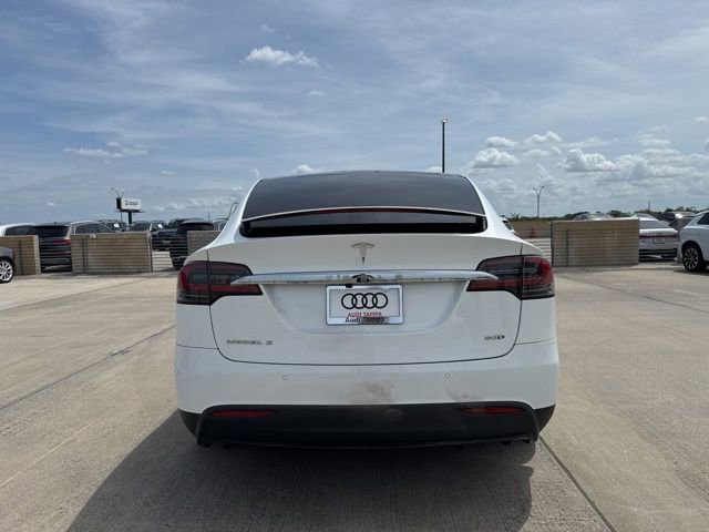 Used 2016 Tesla Model X 90D image 4