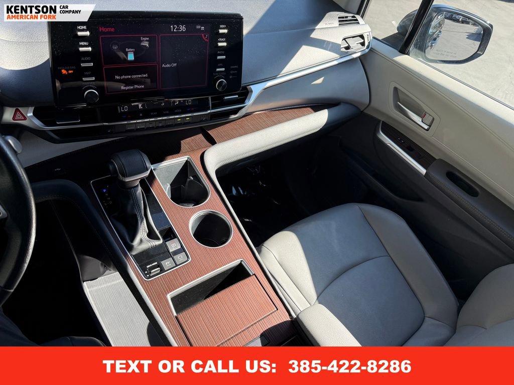 Used 2024 Toyota Sienna XLE image 24