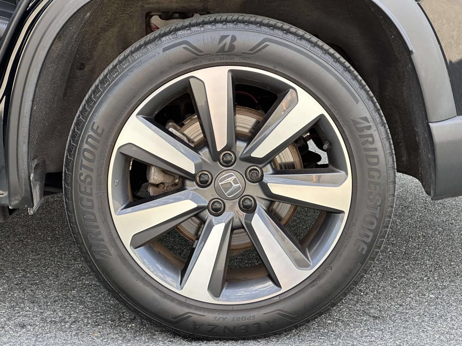 Used 2023 Honda Pilot Touring image 16