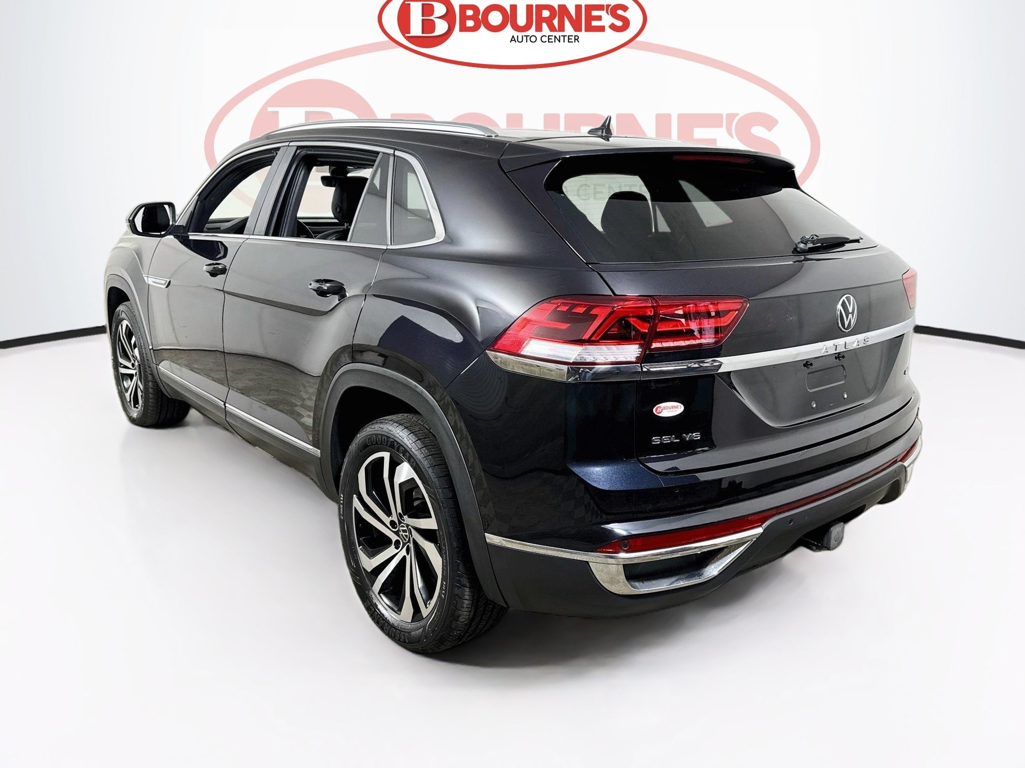 Used 2023 Volkswagen Atlas Cross Sport SEL AWD/4WD image 9