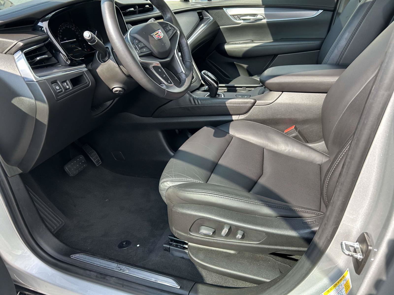 Used 2018 Cadillac XT5 Premium Luxury FWD image 21