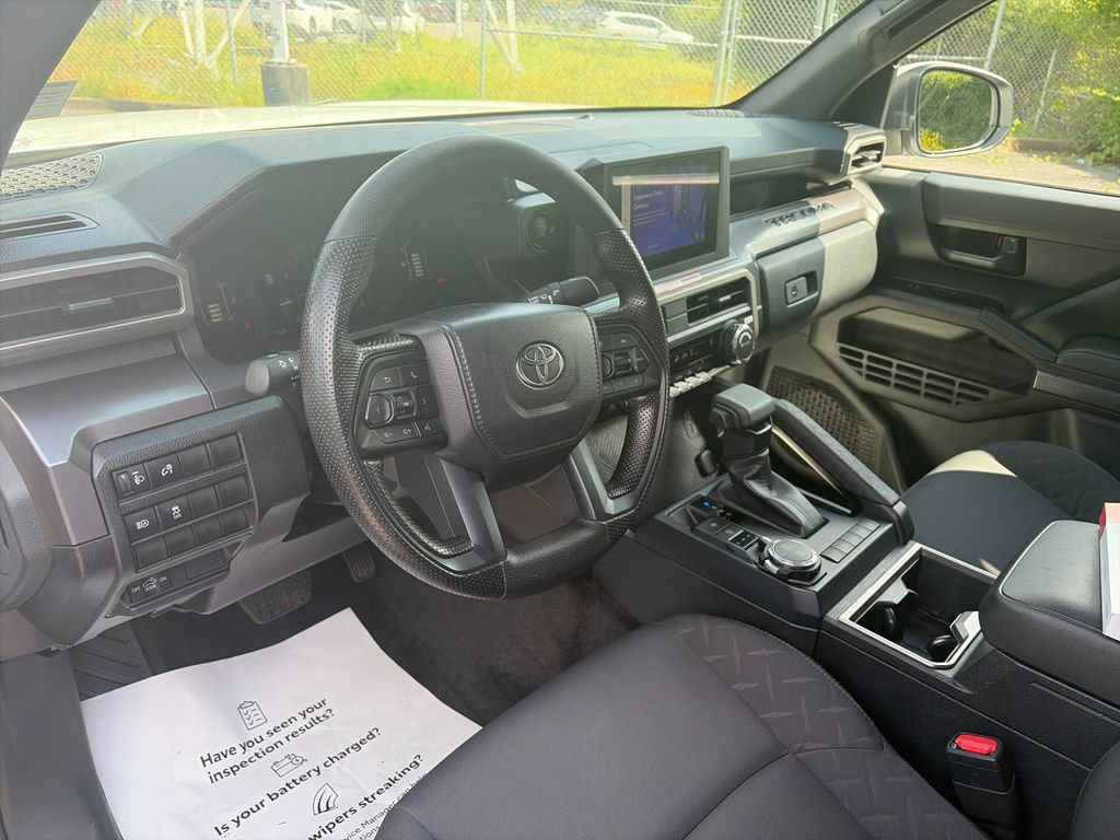Used 2025 Toyota Tacoma SR5 AWD/4WD image 11