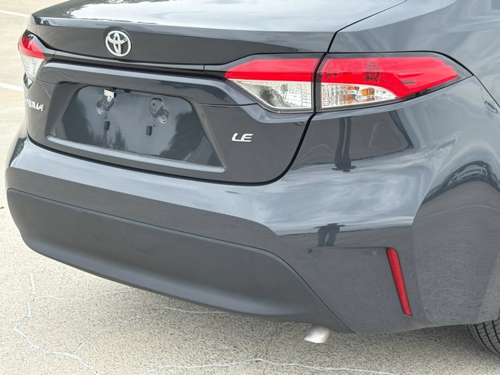 Used 2025 Toyota Corolla LE FWD image 5