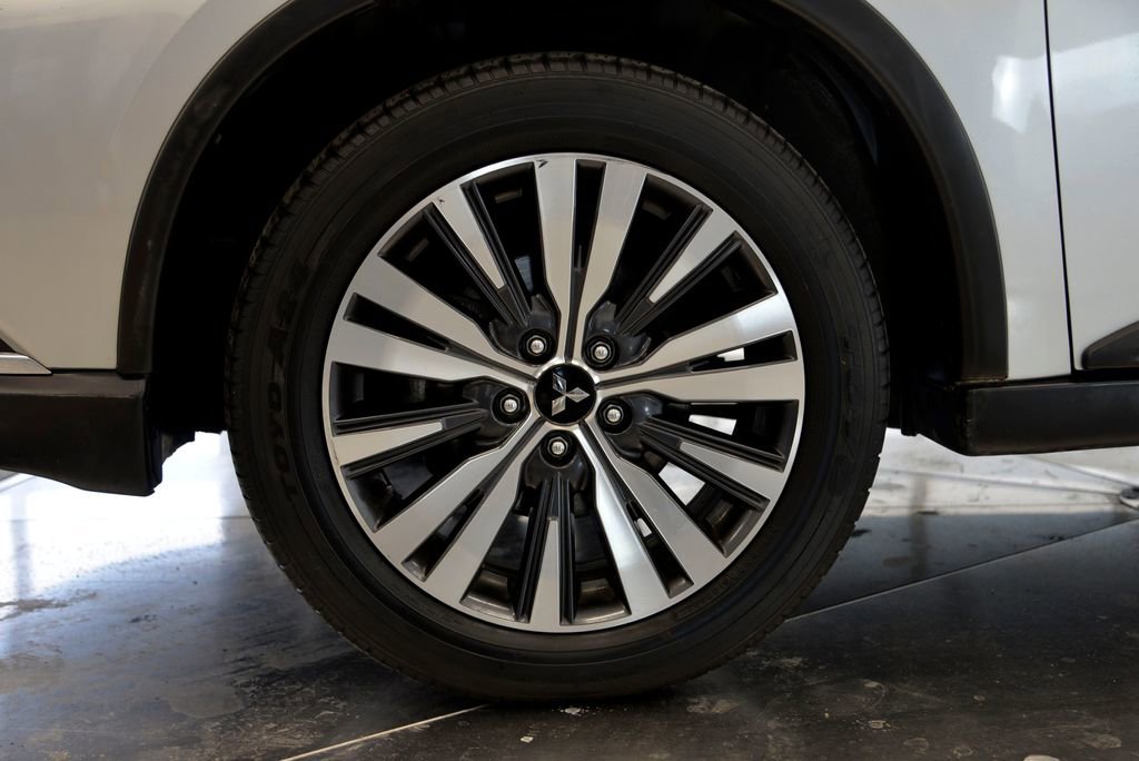 Used 2020 Mitsubishi Outlander SE image 10