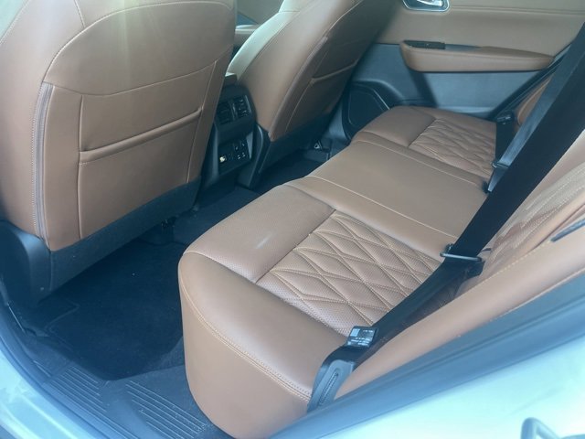 Used 2024 Nissan Rogue Platinum w/ Platinum Premium Package image 32