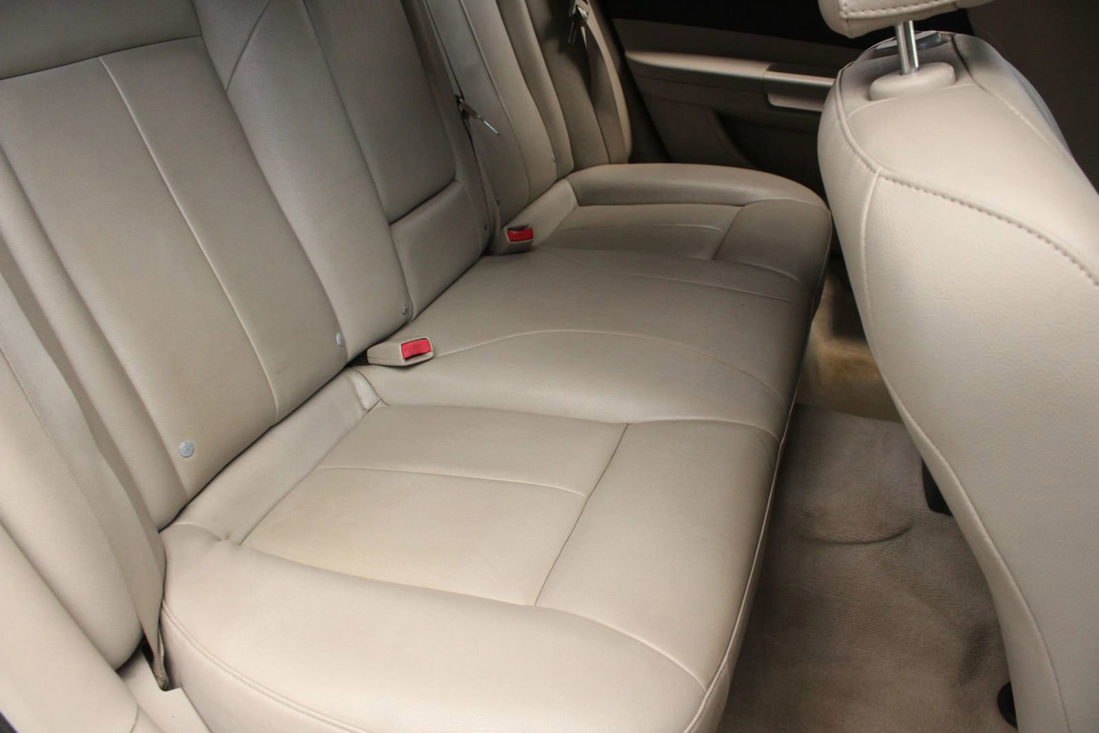 Used 2005 Chrysler 300 Touring RWD image 24
