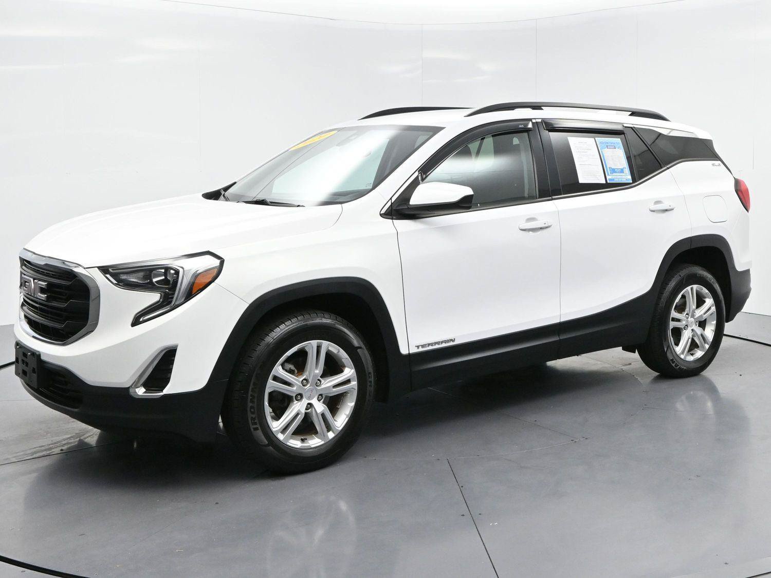 Used 2020 GMC Terrain SLE w/ Driver Convenience Package AWD/4WD image 3