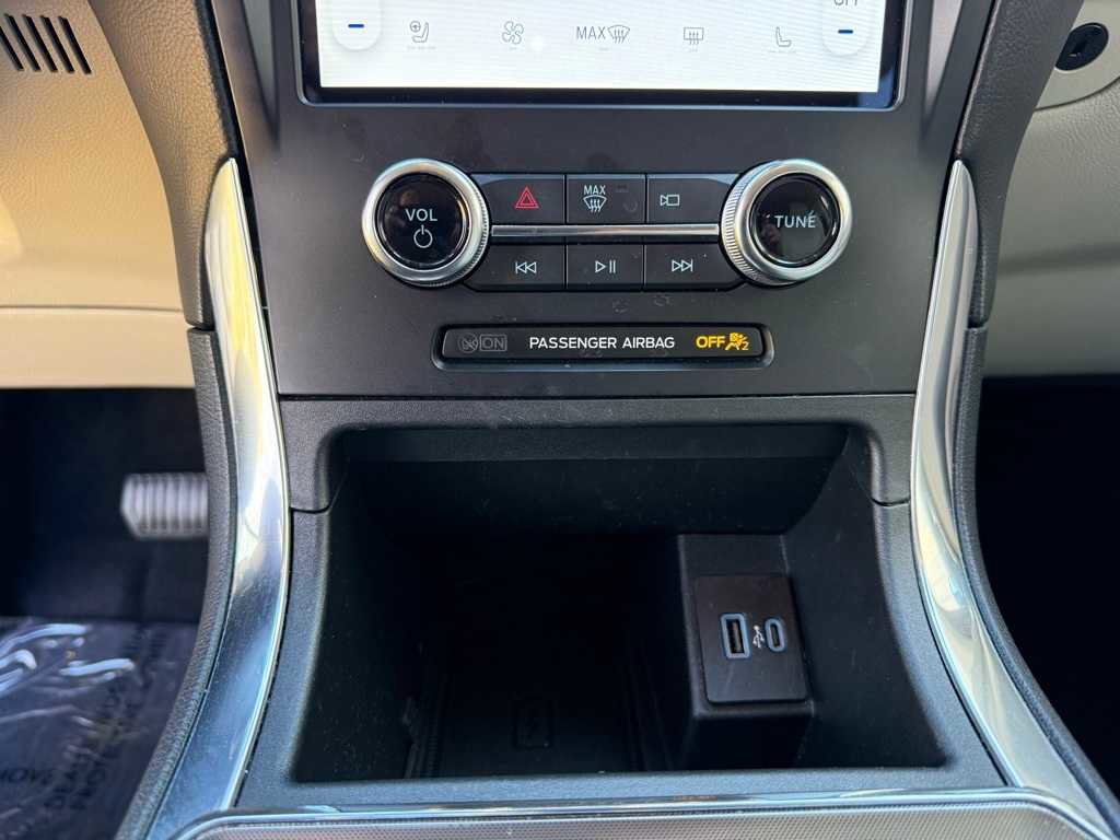 Used 2024 Ford Edge Titanium image 17