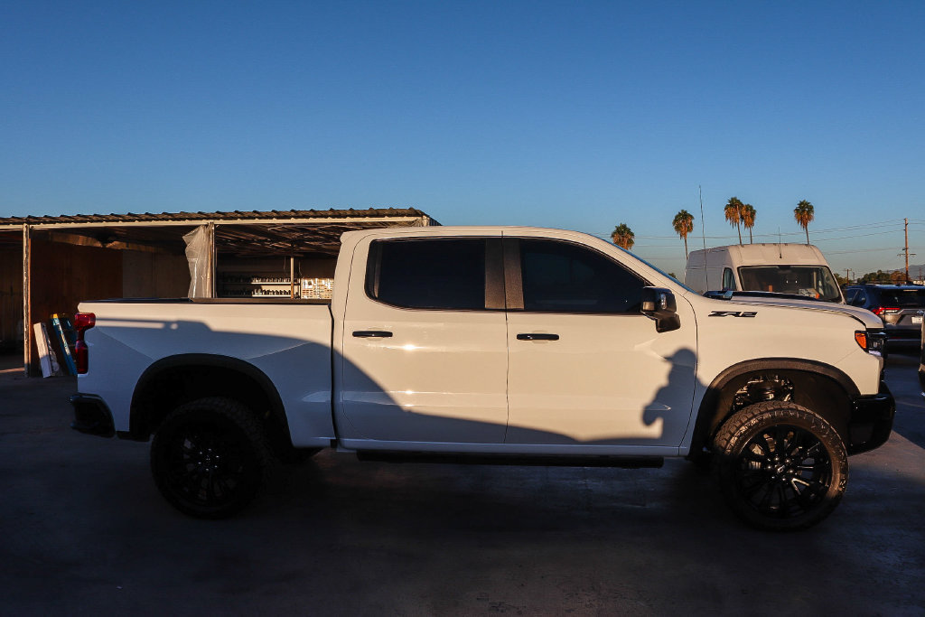Used 2026 Chevrolet Silverado 1500 ZR2 w/ Dark Appearance Package AWD/4WD image 12
