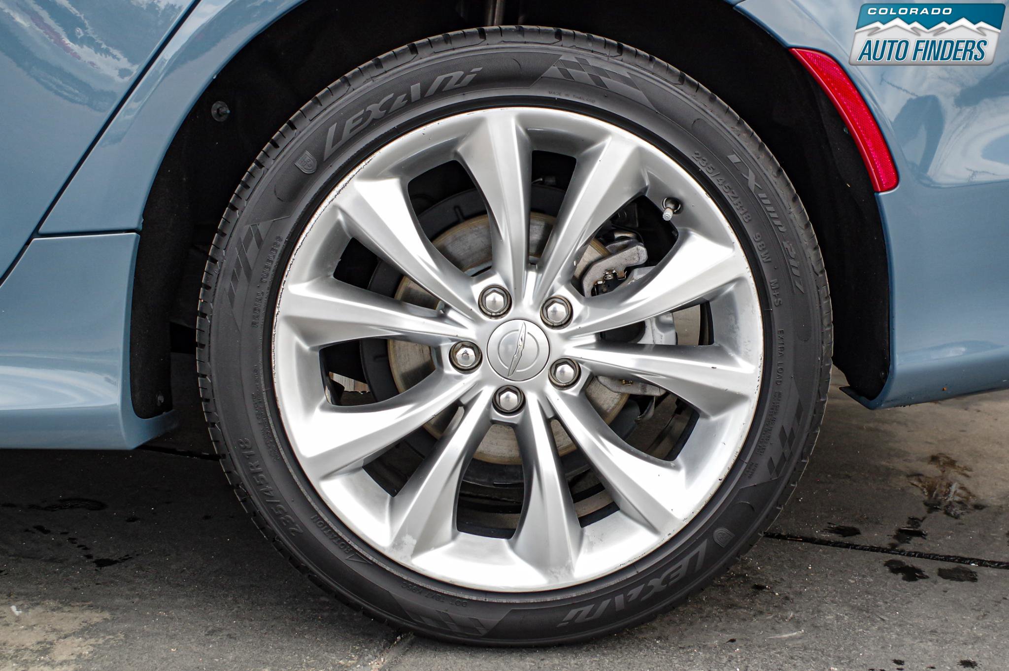 Used 2015 Chrysler 200 S w/ Comfort Group image 25