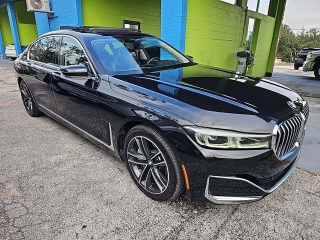 Used 2020 BMW 750i xDrive w/ Executive Package image 3