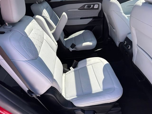 Used 2025 Ford Explorer Platinum w/ Ultimate Package AWD/4WD image 10