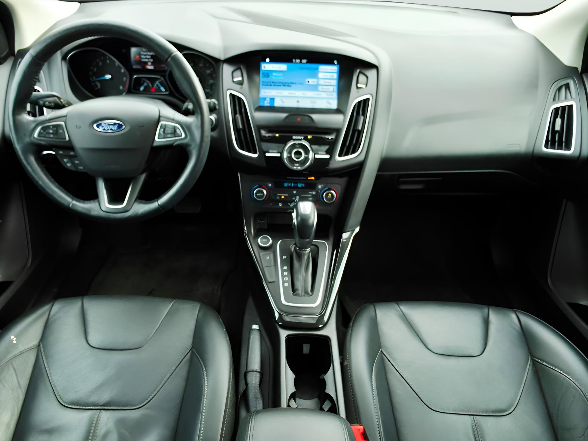 Used 2017 Ford Focus Titanium w/ Titanium Technology Package FWD image 18